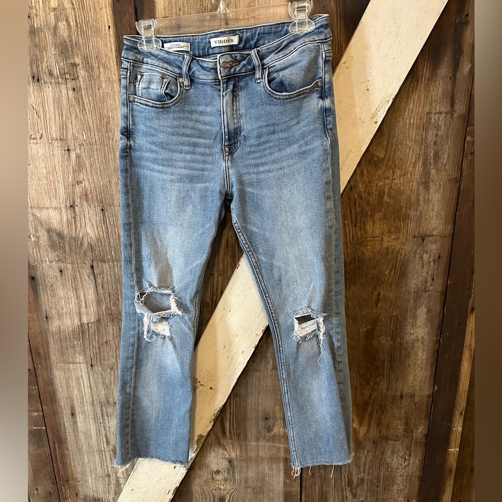 EUC Vigoss Stevie Straight Cropped Denim. Sz 27. High Rise. Faded blue.